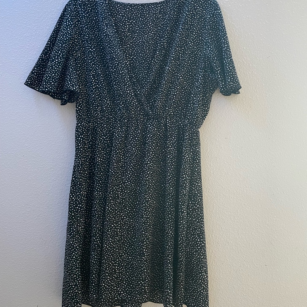 Polka-dot mini flowy summer dress